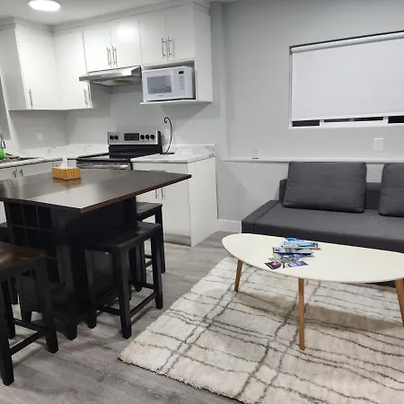 Blissfull Two Bedroom Suite Near Surrey Centre Exterior photo