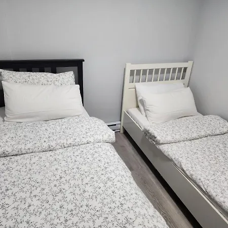 Blissfull Two Bedroom Suite Near Surrey Centre Exterior photo